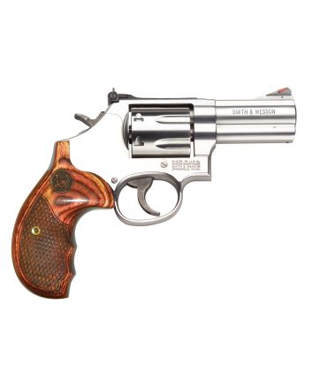 Smith &amp; Wesson 150713 Model 686 Plus Deluxe 357 Mag or 38 S&amp;W Spl +P Stainless Steel 3" Barrel &amp; 7rd Cylinder,Satin Stainless Steel L-Frame, Textured Wood Grip, Internal Lock